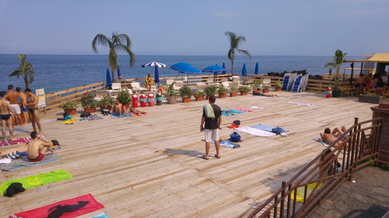 Casa Del Sole Con Vista Sull'Etna A 200 Mt Dal Mare Villa Acireale Eksteriør billede